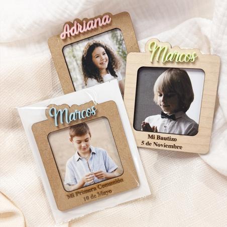 Portafotos de Madera con nombre en relieve