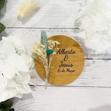 Detalle Placa de Madera con Flores Preservadas