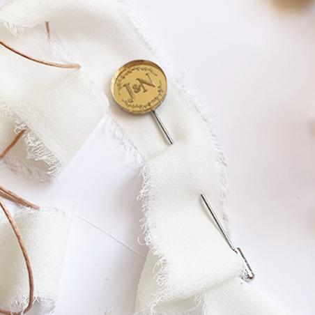 Alfiler de Boda Dorado Personalizado
