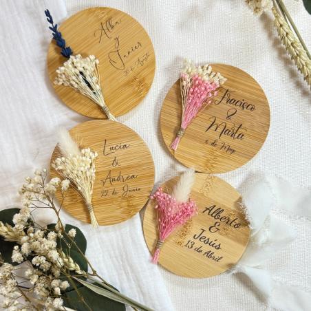 Detalle Placa de Madera con Flores Preservadas
