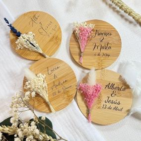 Detalle Placa de Madera con Flores Preservadas